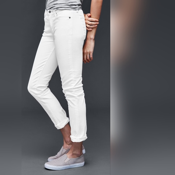 Worn once! GAP Mid Rise Best Girlfriend Jeans Size 30 - Picture 2 of 12